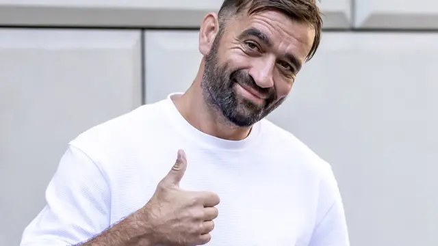Na snímke slovenský herec Milan Ondrík pred začiatkom TK k filmu Otec. 

