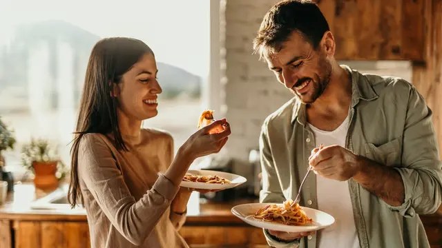 Ktoré astrologické znamenia vyjadrujú lásku cez jedlo?