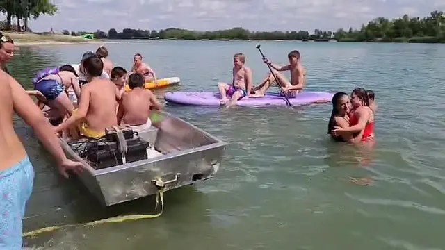 Nezáleží, akú má dieťa diagnózu, čo vie a nevie, ide o to, aby mohlo byť v bezpečnom priestore, kde sa cíti bezvýhradne prijaté. Bývalá reprezentantka vo vodnom póle Petra Mokrišová sa už roky usiluje o to, aby všetky deti také miesto našli.